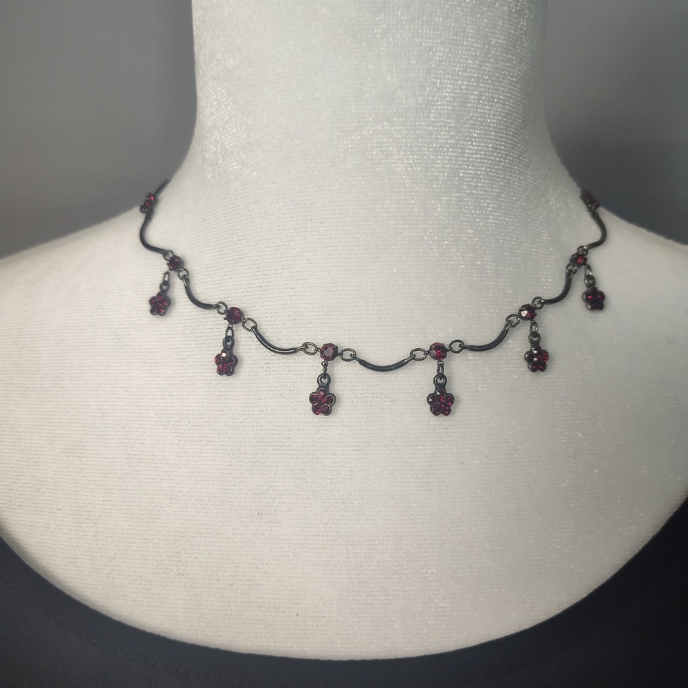 Gunmetal Red Rhinestone Flower Choker Necklace Wavy Link 16 Inch Vintage Style